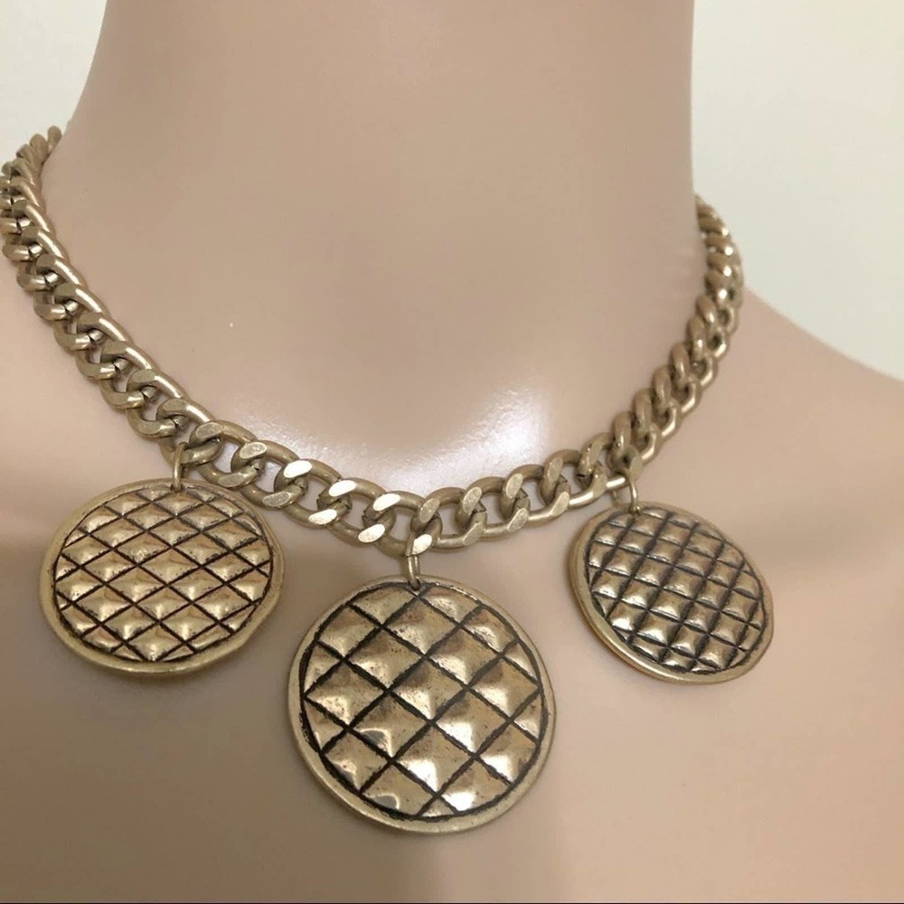 Express Statement Necklace​​​ - Picture 2 of 10